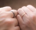 結婚指輪をつけ始める理想的なタイミングとその理由